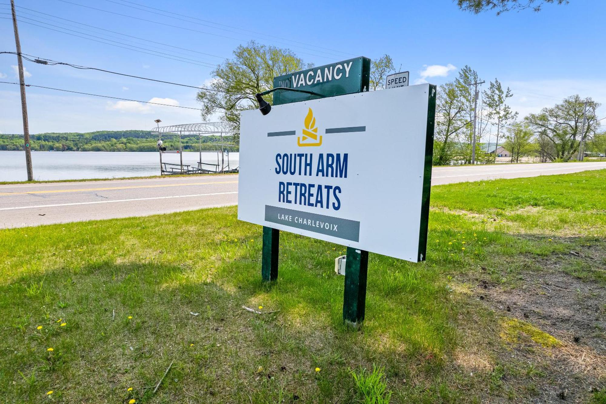 South Arm Retreats Μοτέλ East Jordan Εξωτερικό φωτογραφία